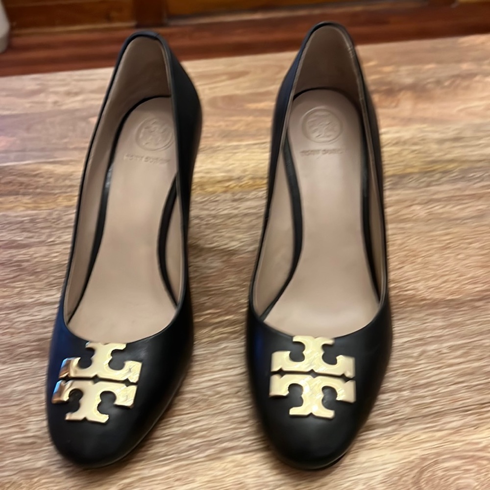 Tory Burch black pumps size 6